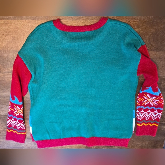 Festive Holiday Sweater with Palm Tree Design - Picture 8 of 8